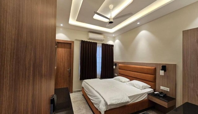 Hotel Limestarow in Rishikesh