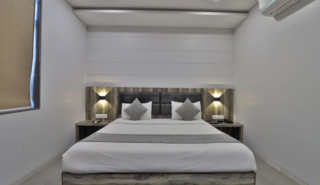 Hotel Limra Vadodara