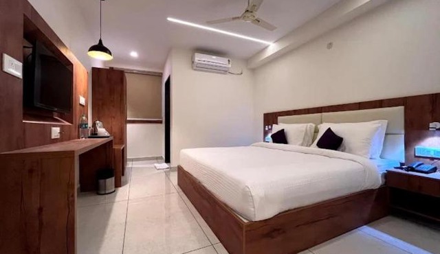 Hotel LIORA GRAND