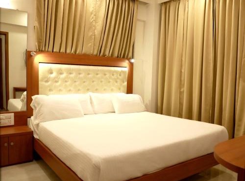 Hotel Lords, Fort in Mumbai
