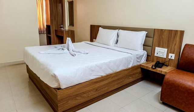 Hotel M S Chola