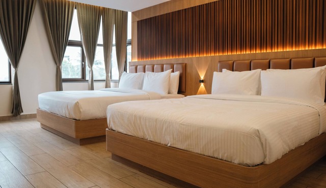 Hotel M7 Plaza
