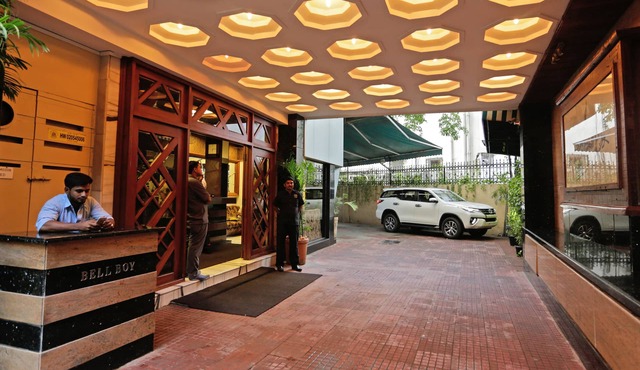 Hotel Metro Palace
