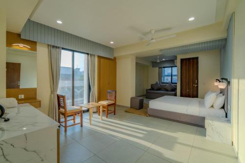 hotel mon ville alkapuri
