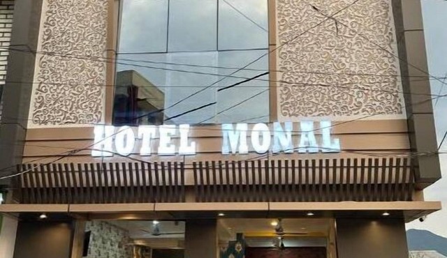 Hotel Monal Deluxe Room
