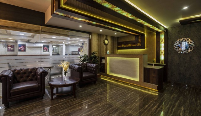 Hotel Monarch International