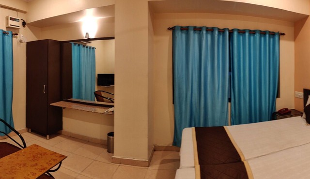 Hotel Morya