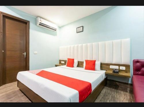 Hotel mourya