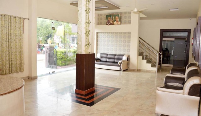 Hotel Nand Residency