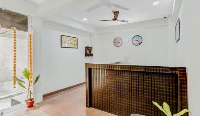 Hotel Noida Continental at "Couple Friendly" Near Noida City Center