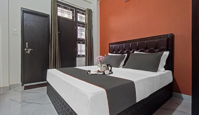 Hotel O Apple Inn