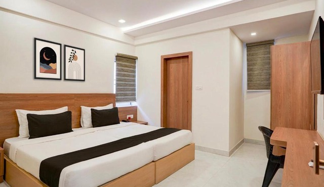 Hotel O Mirage Suites
