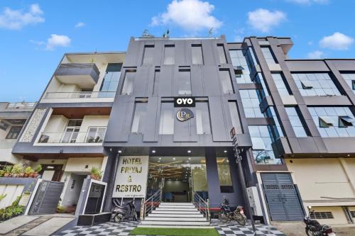 Hotel O Priyaj