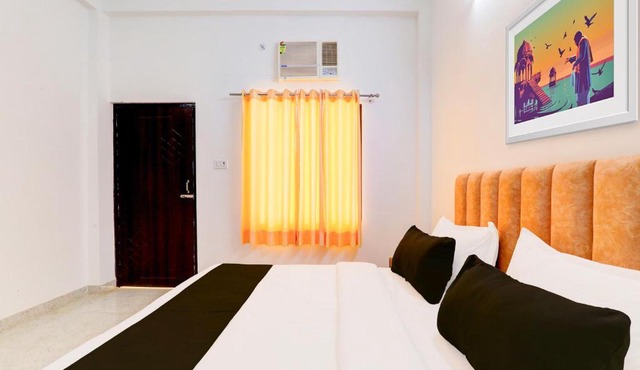 Hotel O Samar palace in Lucknow