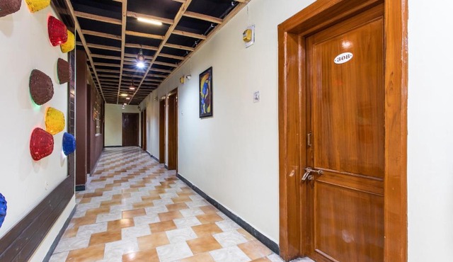 Hotel O Santushti