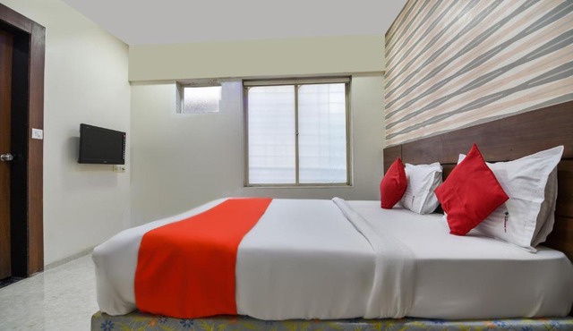 Hotel O Sunshine Inn Near Pune Railway Station