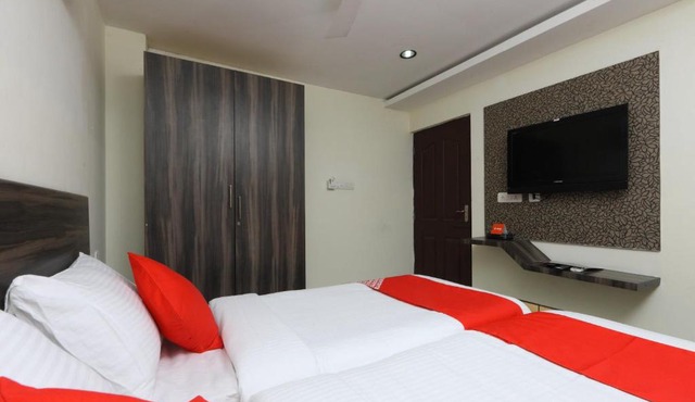 Hotel O The OAKS Residency