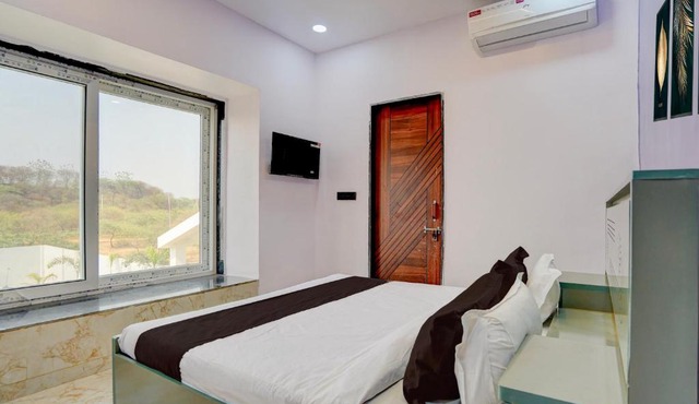 HOTEL O THE RUBY RAYS FARMHOUSE