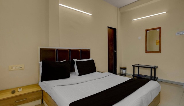 Hotel O Vapi Gidc Zion Inn