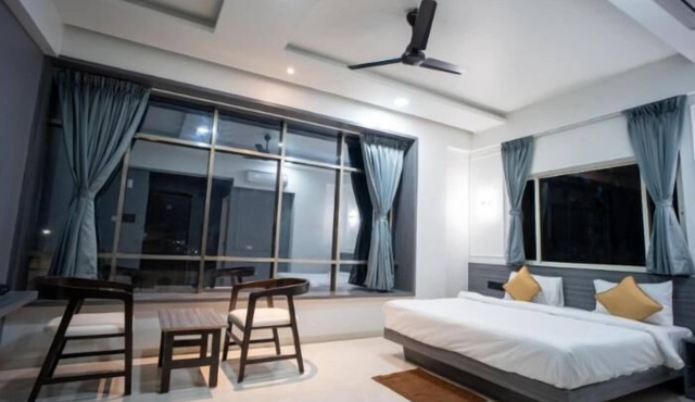 HOTEL OBERON