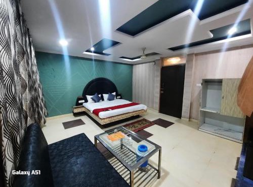 Hotel Paradise Stays