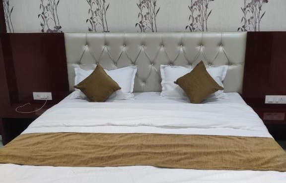 Hotel Praj Paradise