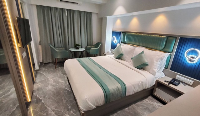 Hotel Prime Suites Airoli