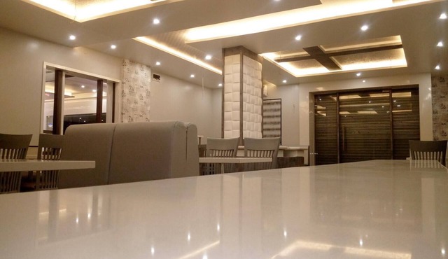 Hotel Pushpak Park