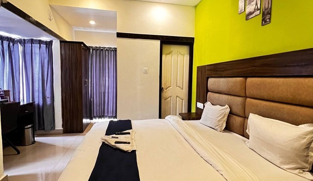 Hotel Queen Residency