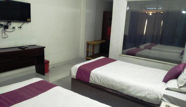 Hotel R K Palace