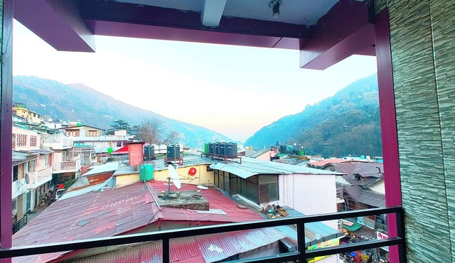 Hotel Radha Continental Near Mall Road