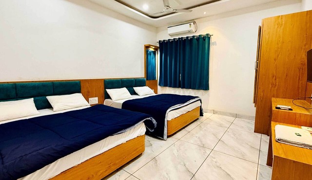 Hotel Raj Inn