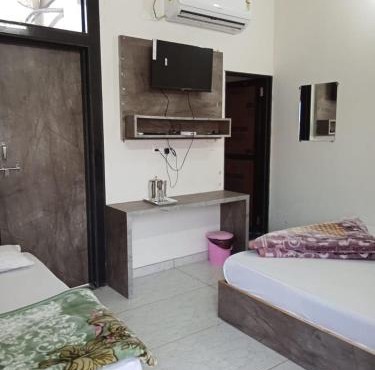 Hotel Raj krishnam khatushyamji
