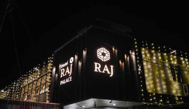 HOTEL RAJ PALACE