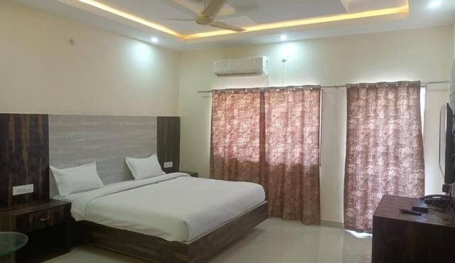 Hotel Rajwada Palace