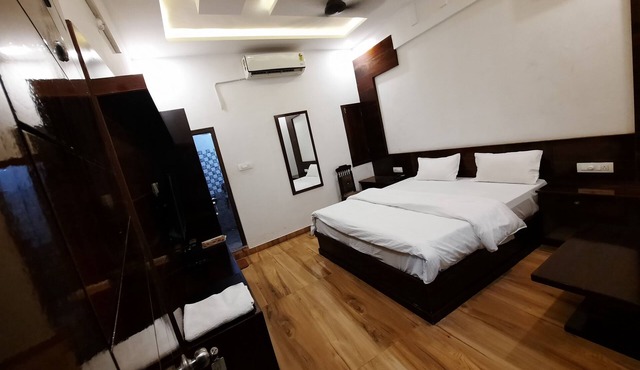 HOTEL RANA INN