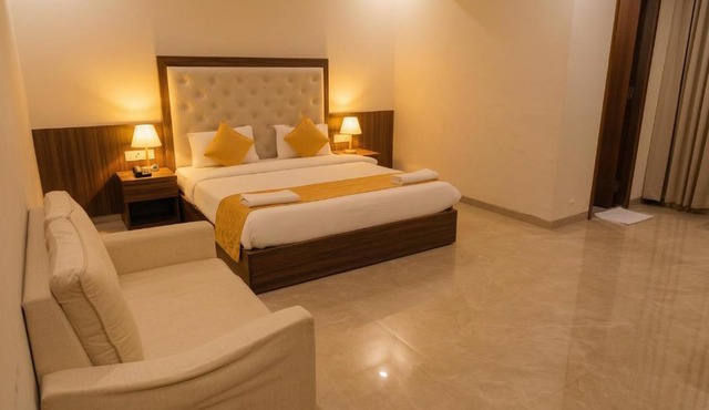 Hotel Rangoli - 10 min from Palsana chowk