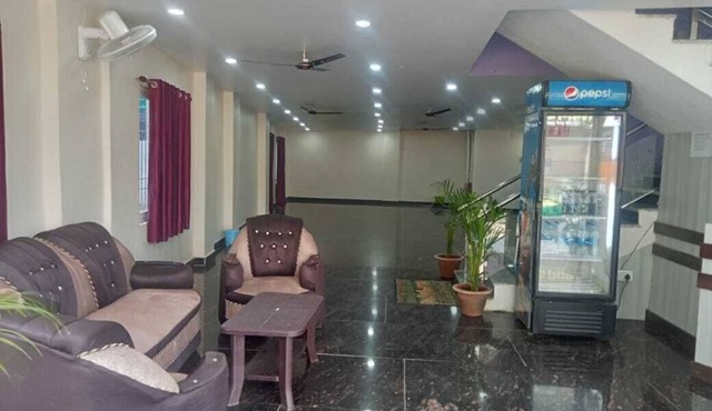 Hotel Regal Heights