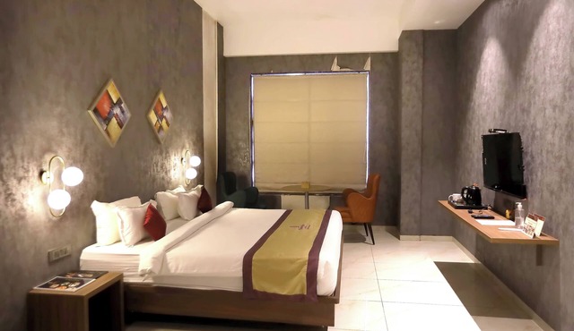 Hotel Reyansh Pride