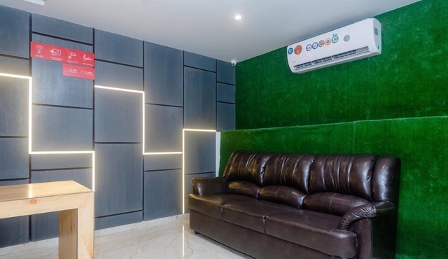 Hotel Riva International - Near Nesco Center