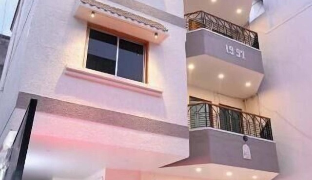 Hotel Roshan Palace