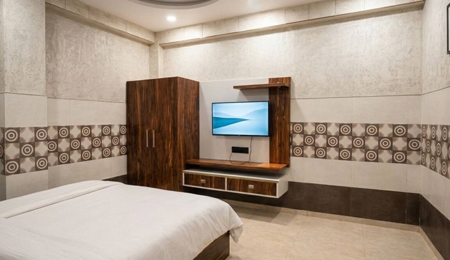 Hotel Royal Castle in Kanpur
