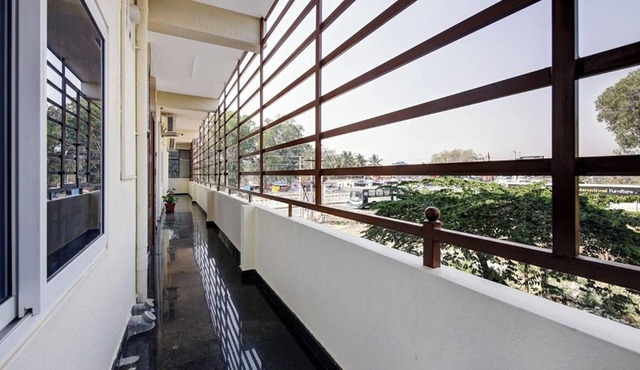 Hotel Royal Garuda Palace