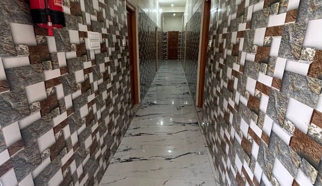 Hotel Royal Sainik