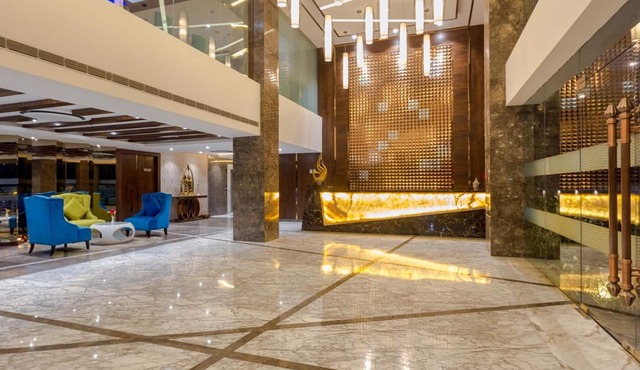 Hotel Saffron Crest