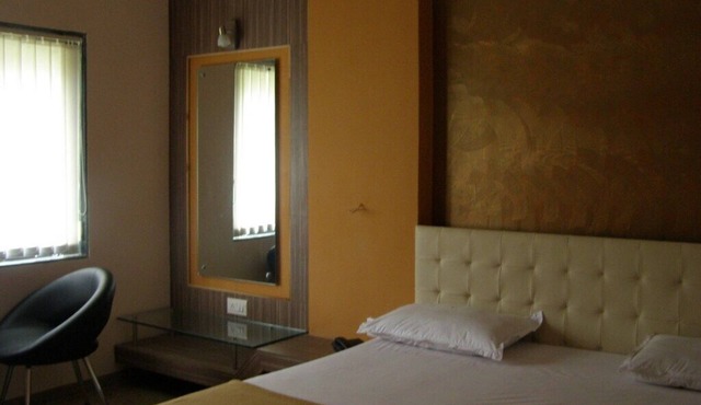 Hotel Sanai Residency