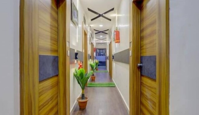 HOTEL SAROVAR INN C G ROAD