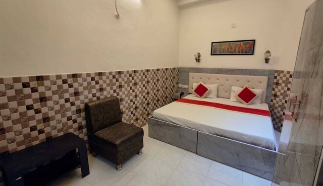 HOTEL SARWAN