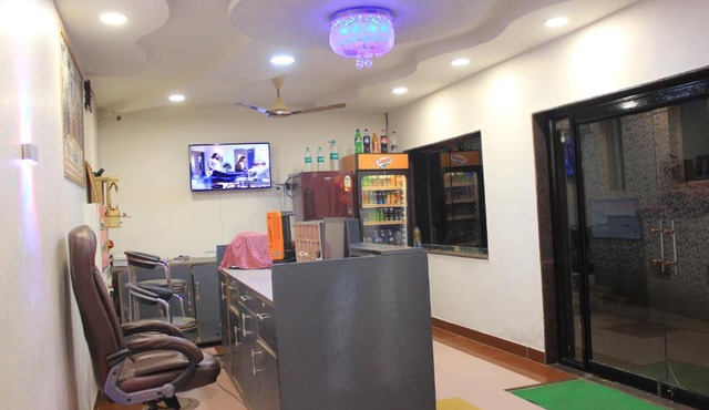 Hotel Shri Radhe