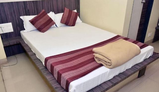Hotel Shriniwas Executive, Wai